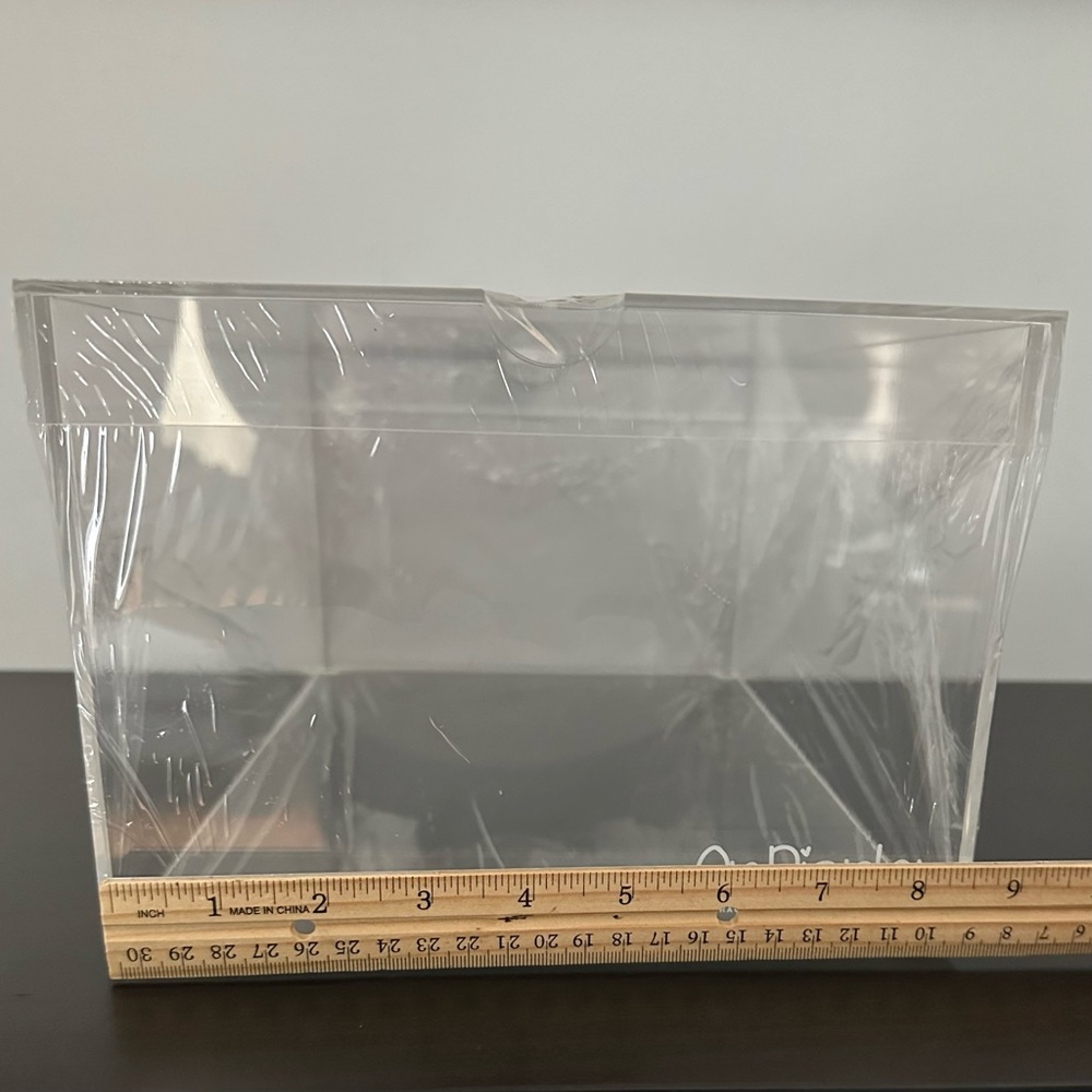 OnDisplay Acrylic Box with Lid - Picture 4 of 8